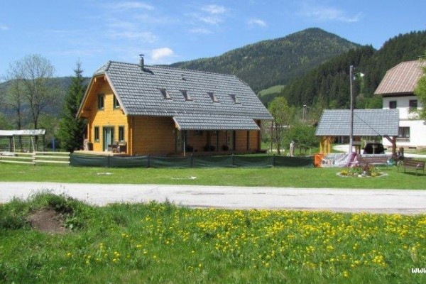 Referenčni objekt v Ratečah